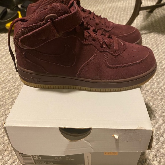 Size 2 youth Nike Air Force 1 Mid - Picture 3 of 4